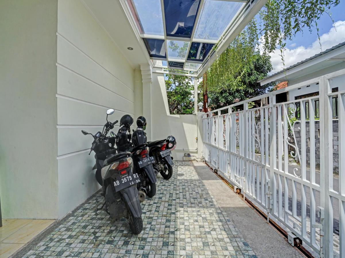 Oyo 90804 Oma Uti Homestay Syariah Γιογκιακάρτα Εξωτερικό φωτογραφία